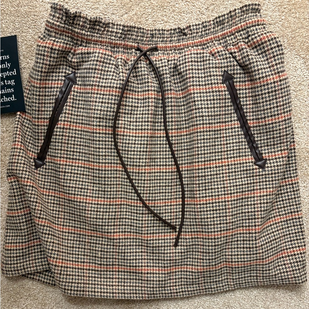 NWT Pomander Place M skirt